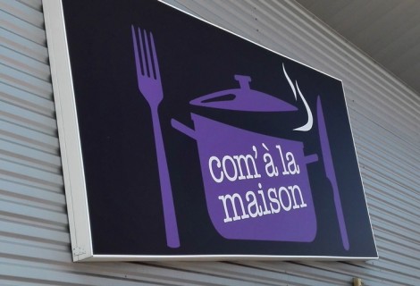 Com’ à la maison